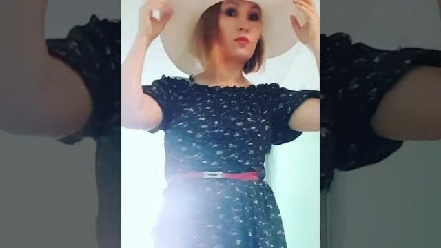 Купила себе шляпку)