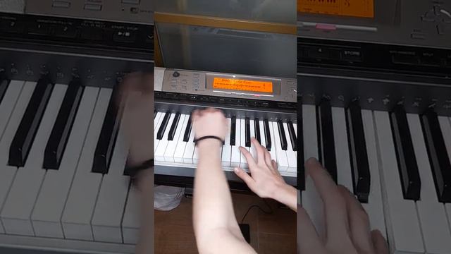 Как играть красивую и лёгкую милодию на пианино🙃🙃Учись вместе с Ями! смотреть онлайн