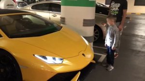 Счастливый мальчик Марк угнали с папой Lamborghini Huracan Вредные детки Дубай