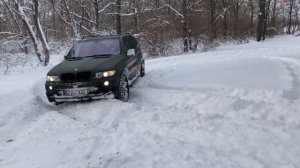 BMW x5 e53 (4.8is) in snow. Маленькие покатушки в снегу.