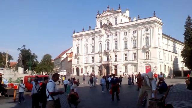 Praga Czechy Hradczany Music Band Place / Прага Чехия Градчаны Музыкальная группа Площадь смотреть онлайн