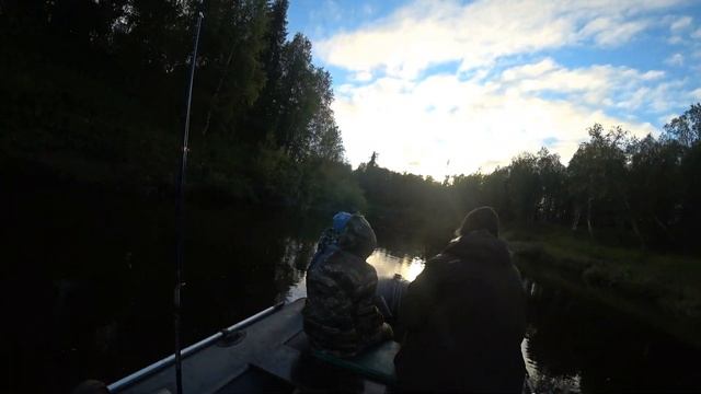 Ловля хариуса на спиннинг. Покоряем лесную речку на водомёте. 4 часть смотреть онлайн