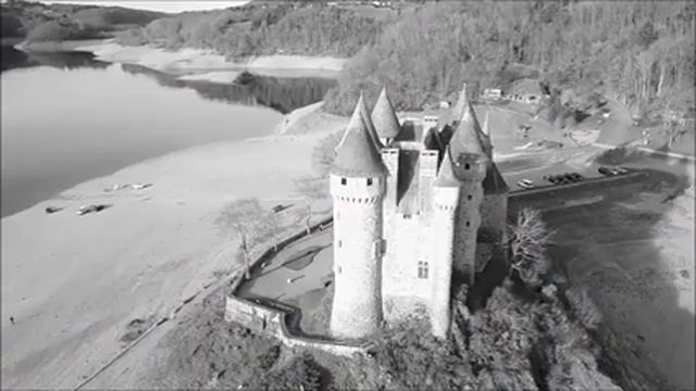 CANTAL - LANOBRE - CHATEAU DE VAL смотреть онлайн