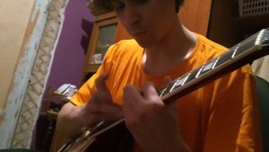 беспорядочно мясилово  на гитаре