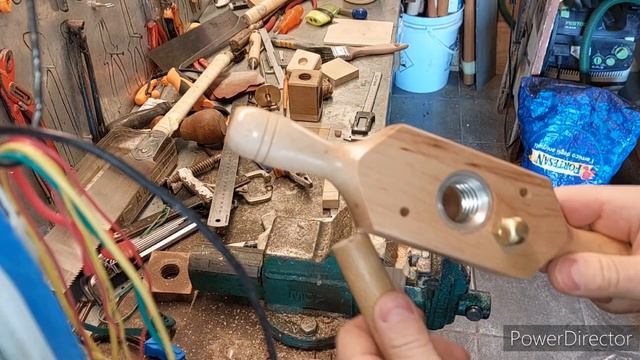 COSTRUIAMO UNO SCHIACCIANOCI ! смотреть онлайн