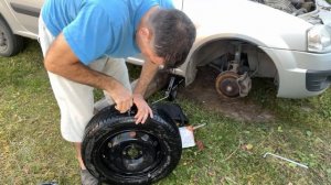 Вот как заделать прокол в бескамерной шине самостоятельно