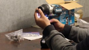 MAKITA DTW1002Z 18V Cordless Impact Wrench - Specifications Review Unboxing Video First Impressions