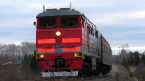 2ТЭ116К-1113 секция Б с пригородным поездом Кузино - Чусовская