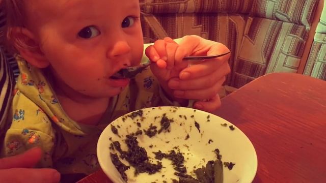 Как научить ребёнка есть ложкой смотреть онлайн