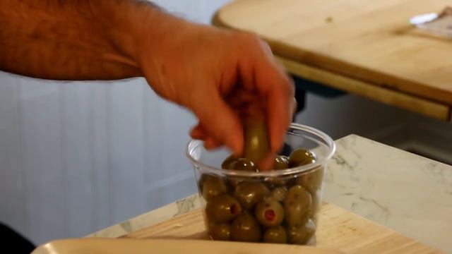 One Pan Tomato and Olive Baked Chicken (Made Easy) смотреть онлайн