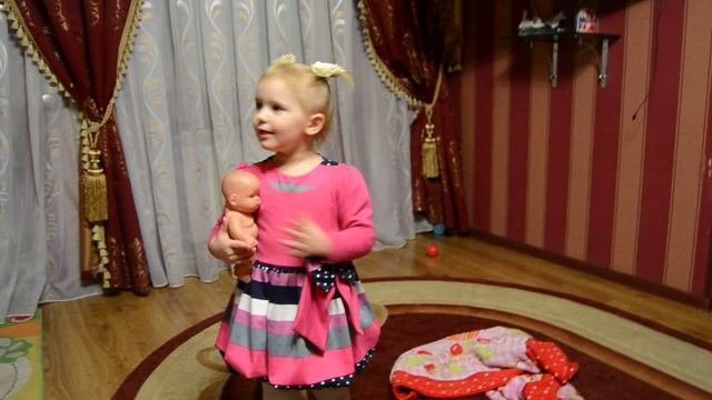 Младшая сестра довела старшую сестру до слёз !