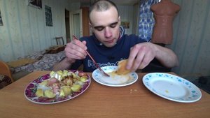 МУКБАНГ/АСМР КАРТОШКА С САРДЕЛЬКАМИ /ЯИЧНИЦА/ СОУС-АДЖИКА,МАЙОНЕЗ/БАГЕТ/УЖИН/EATING/ASMR/Mukbang#355