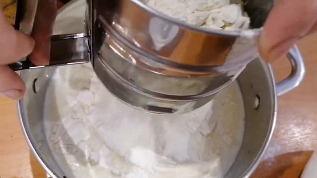 Рецепт блинов тоненькие и вкусные  с добавлением  минеральной воды