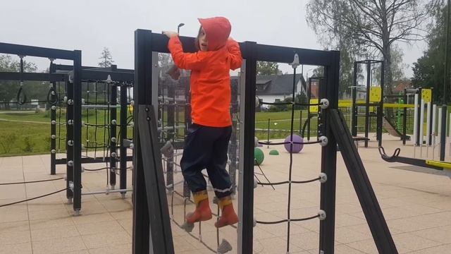 Основная музыкальная и художественная школа в Берги смотреть онлайн