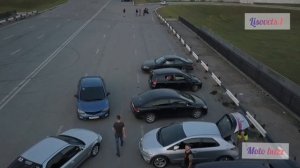 Жара. В уфе девушка на мото. Катается в стрингах. Уфа не перестаёт удивлять?