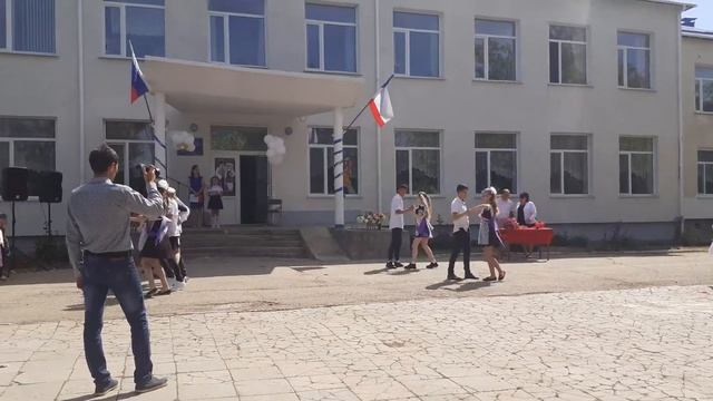 Последний звонок. 11 класс Вальс) смотреть онлайн