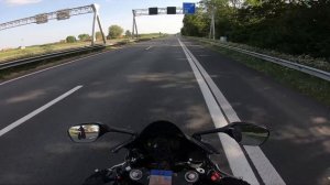 Suzuki GSX-R1000 vs BMW S1000XR | Street Race