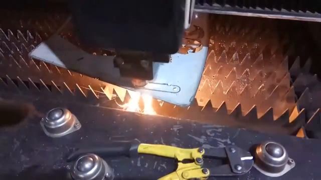 Резка металла, нержавейка 1мм смотреть онлайн