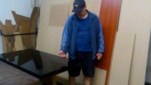 Покрасил стол авто-эмалью !