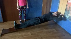 Упражнение самовытяжение с прямыми ногами/ Профилактор Евминова