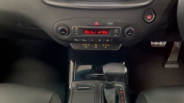 Acorn Kia - Kia Sorento 2.2 CRDi KX-3 - FN69HGF смотреть онлайн