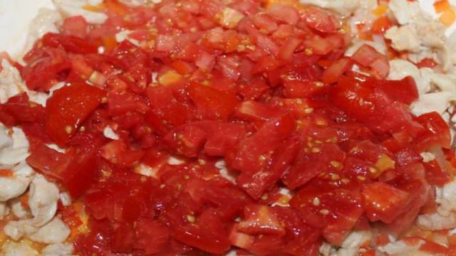 Домашняя лазанья с куриным мясом и помидорами