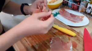 Хамон с дыней и десерт для взрослых