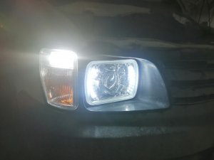 Toyota Lite Ace Noah установка новых фар.