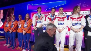 Российская сборная на чемпионате Европы по плавани... выиграла смешанную эстафету с мировым рекордом