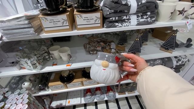 VLOGMAS: Кира ушла не в свою школу и осталась без телефона. Подарки куплены. смотреть онлайн