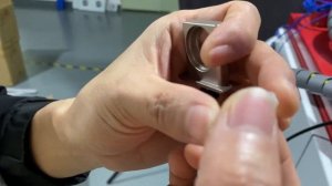 Как заменить защитную линзу волоконного ручного лазерного сварочного аппарата