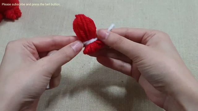 So Cute!! Christmas decoration idea with toilet paper rolls and yarn. DIY Recycling craft ideas