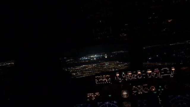 Jet2 737-800 Cockpit landing into Alicante Airport Spain смотреть онлайн