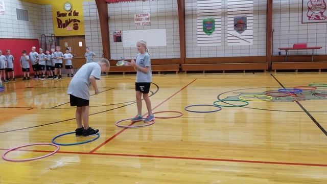 Hoop Hop Showdown смотреть онлайн