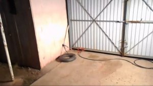 Что будет если накачать автомобильную камеру /15 атмосферами/