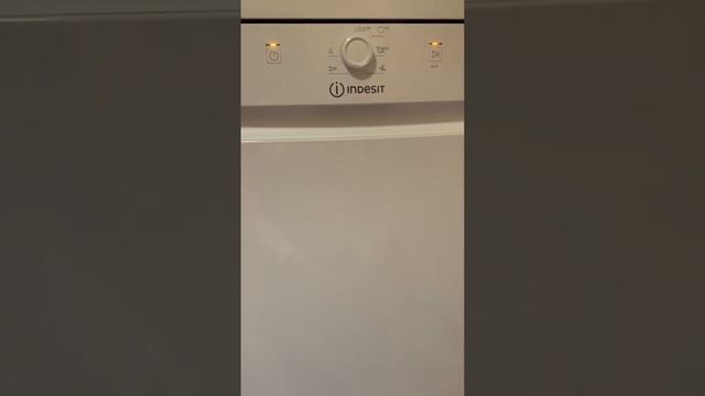 Indesit DSFE 1B19 при первом запуске машинка как-будто набир... смотреть онлайн