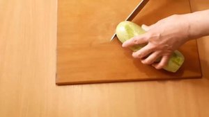 Обалденная закуска из кабачка. Кабачковые рулетики с начинкой из крабовых палочек.