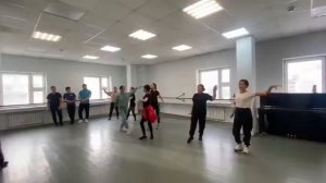 учим казахский танец