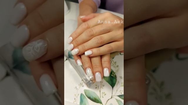 Стильные, белые ногти, стемпинг 3D, дизайн на короткий квадрат ???❤️?