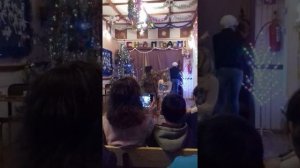 Смешная Сценка на новый год. 9 класс.