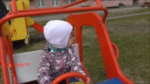 Прогулка на детской площадке с реборном Машей. Видео для детей про кукол. Игры с куклами. Игрушки