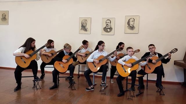 Мексиканская народная песня "Скамеечка". Исполняет ансамбль "La Fiesta". ДШИ №3, г. Нижний Тагил