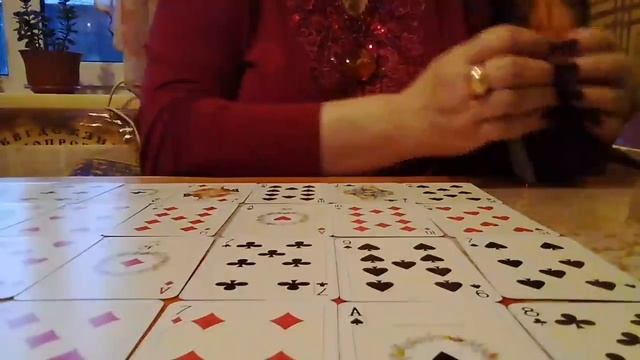 Соперница , расклад на игральных картах .