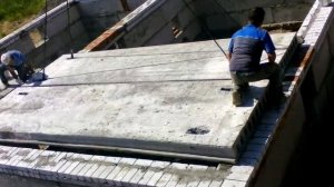 Строительство дома 4 часть - Плиты перекрытия (кладём на кирпич)