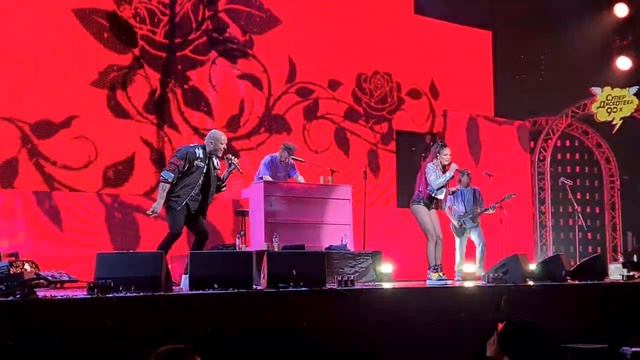 AQUA - Roses Are Red. LIVE @ Adrenaline Stadium, Moscow. 12.12.2021 смотреть онлайн