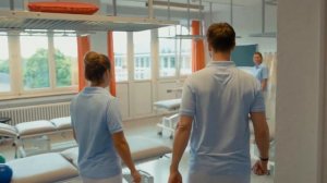 Thore Schölermann meets physiotherapist Svenja