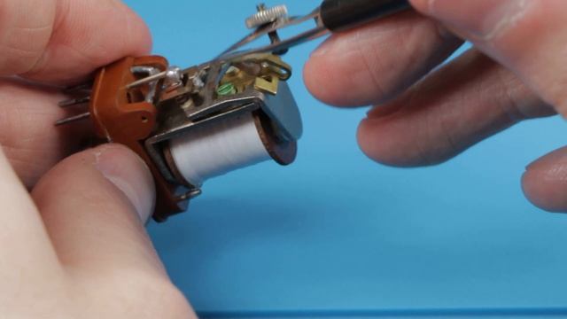 Слаботочное электромагнитное реле РЭС-16. Описание конструкции смотреть онлайн