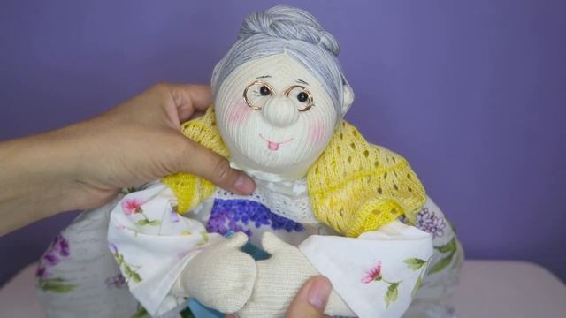 Текстильная интерьерная кукла грелка ручной работы Бабушка кружка, кукольного це.mp4