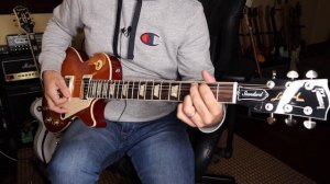 GIBSON LES PAUL STANDARD VS EPIPHONE LES PAUL CUSTOM - WHICH ONE SOUNDS BETTER...?