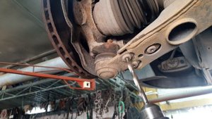 Замена заклёпанных шаровых опор (Chevrolet, KIA, Hyundai...)